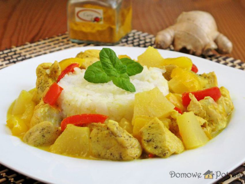 Kurczak curry z mlekiem kokosowym i ananasem Kurczak curry z mlekiem kokosowym i ananasem