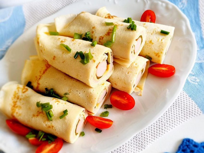 Naleśniki z parówką i serem Naleśniki z parówką i serem