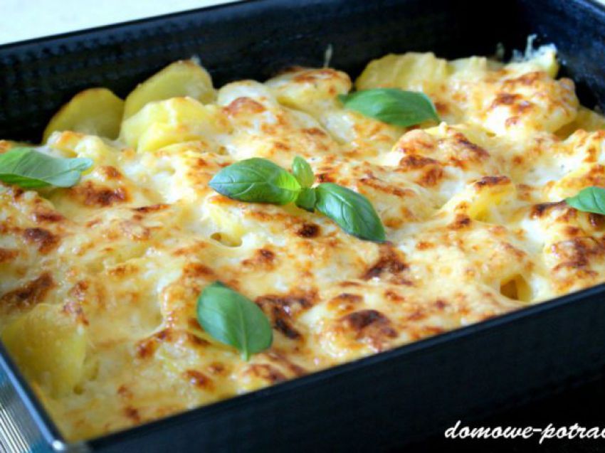 Ziemniaki zapiekane pod beszamelem Ziemniaki zapiekane pod beszamelem