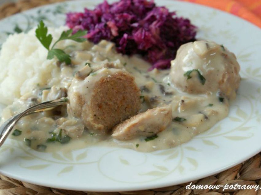 Klopsy z indyka w sosie pieczarkowym Klopsy z indyka w sosie pieczarkowym
