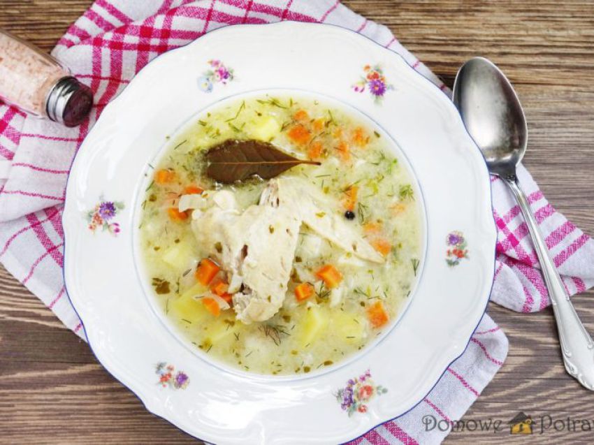 Zupa ogórkowa na skrzydełkach Zupa ogórkowa na skrzydełkach