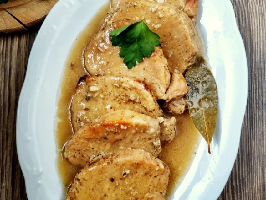 Schab w marynacie mlecznej (pieczony w plastrach) Schab w marynacie mlecznej (pieczony w plastrach)