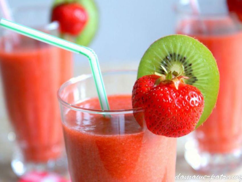 Smoothie truskawkowe z kiwi Smoothie truskawkowe z kiwi