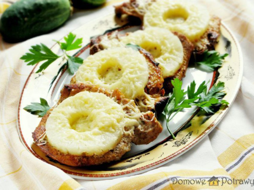 Kotlety z ananasem i serem (po hawajsku) Kotlety z ananasem i serem (po hawajsku)