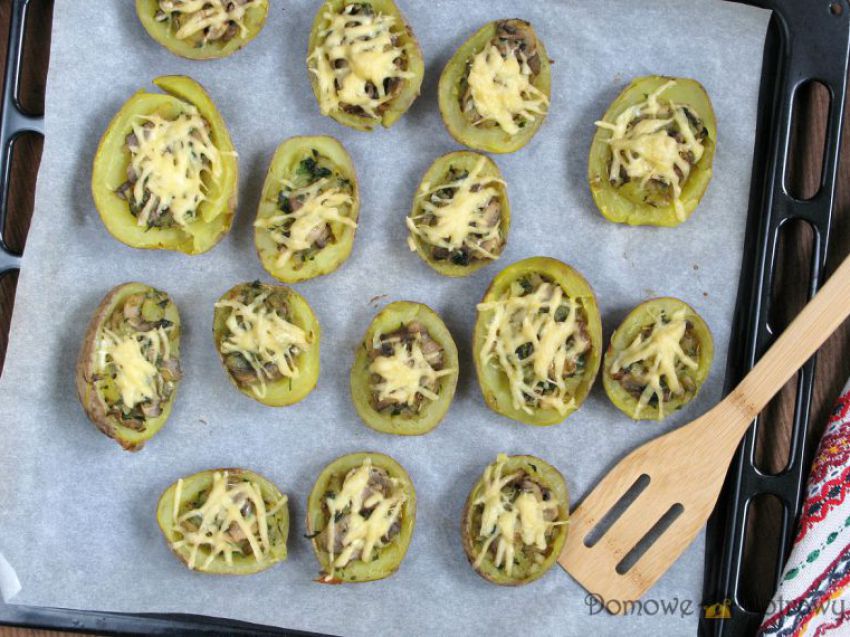 Ziemniaki faszerowane pieczarkami i serem Ziemniaki faszerowane pieczarkami i serem