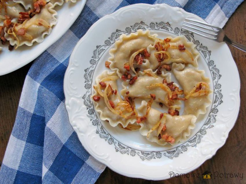 Pierogi z pasztetową Pierogi z pasztetową
