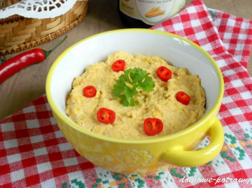 Pasta kukurydziana z jajkami na kanapki Pasta kukurydziana z jajkami na kanapki