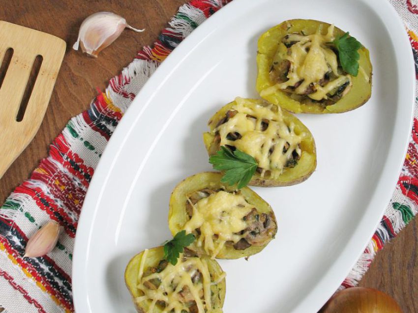 Ziemniaki faszerowane pieczarkami i serem Ziemniaki faszerowane pieczarkami i serem