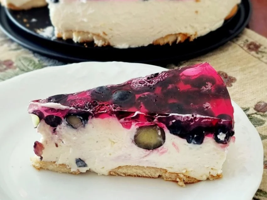 Sernik na zimno z borówkami na serkach waniliowych Sernik na zimno z borówkami na serkach waniliowych