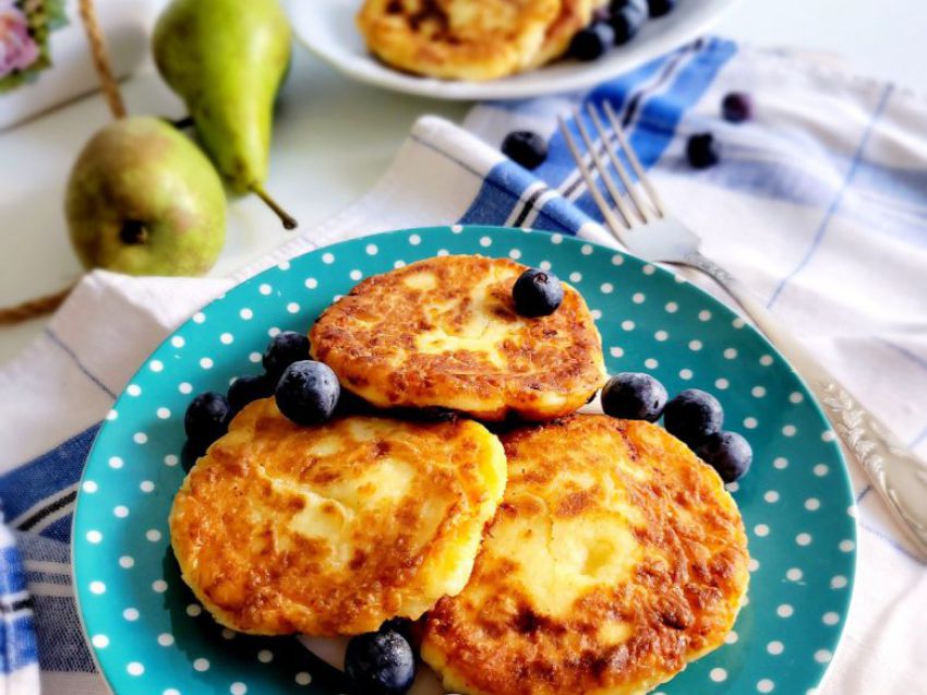 Syrniczki - placki twarogowe Syrniczki - placki twarogowe