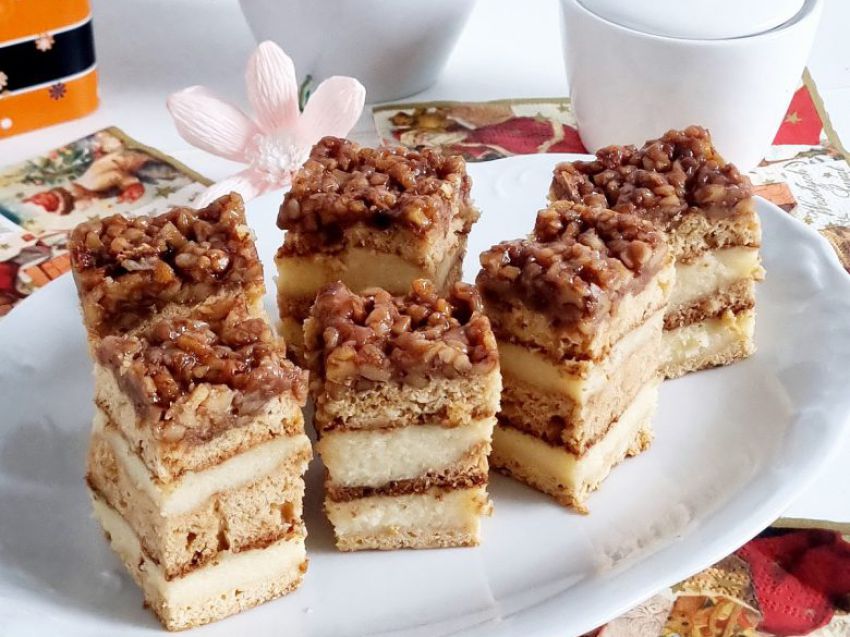 Miodownik z orzechami Miodownik z orzechami