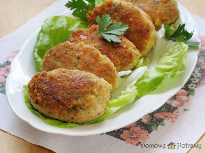 Kotlety z kurczaka z żółtym serem i majonezem Kotlety z kurczaka z żółtym serem i majonezem