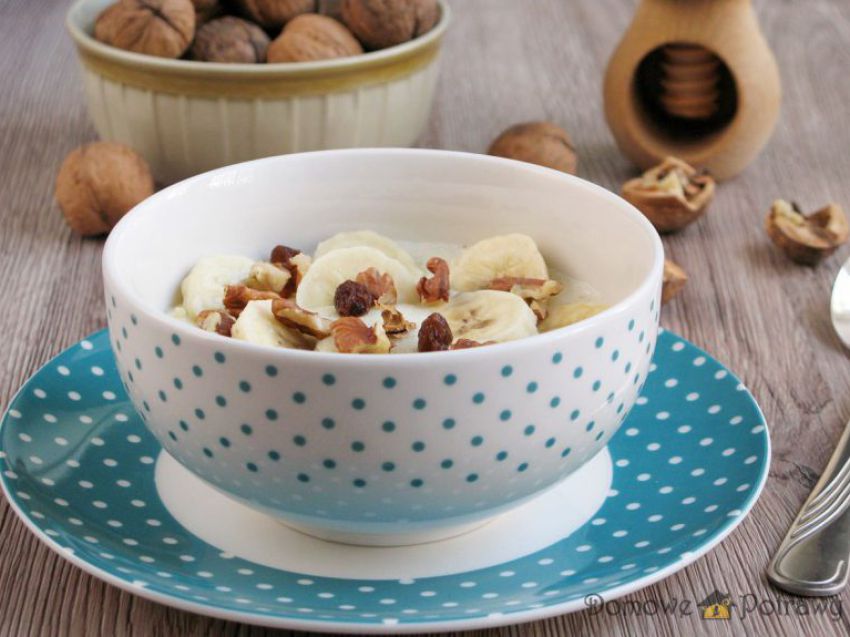 Kasza manna z bananem i orzechami Kasza manna z bananem i orzechami