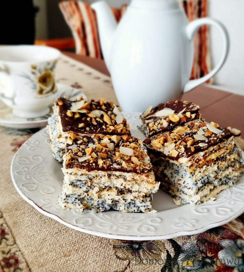 Ciasto budyniowe z makiem na herbatnikach