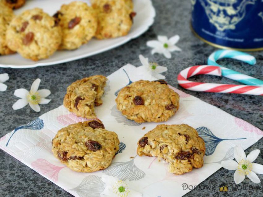 Ciasteczka owsiane z miodem i jabłkami