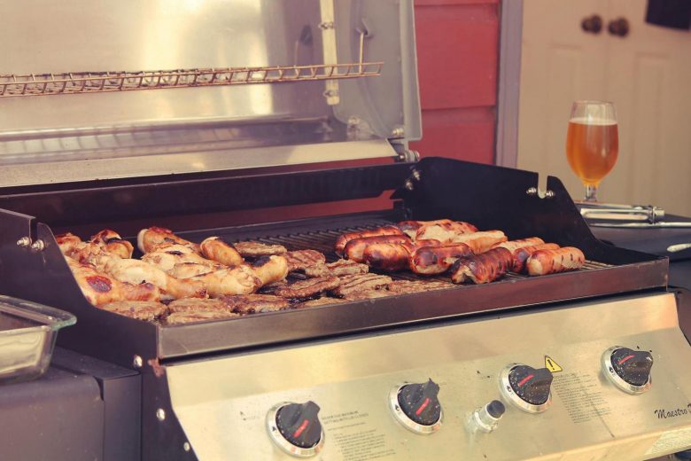 Co przygotować na grillu gazowym? Łosoś, burgery i warzywa z rusztu Co przygotować na grillu gazowym? Łosoś, burgery i warzywa z rusztu