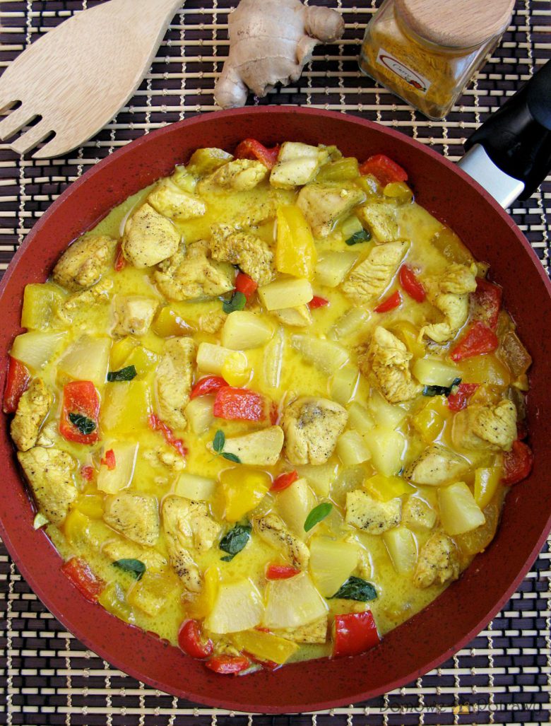 Kurczak curry z mlekiem kokosowym i ananasem