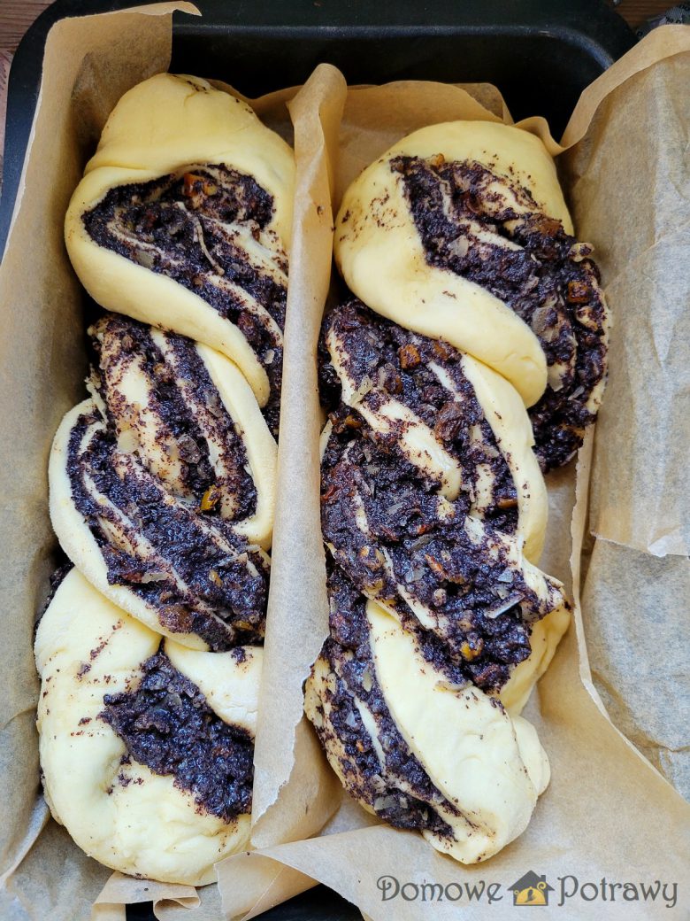 Makowiec drożdżowy z kruszonką