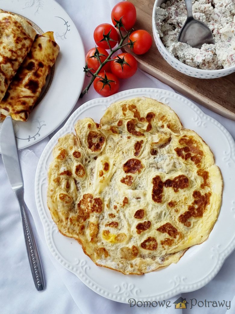 Naleśniki keto z serem białym i boczkiem